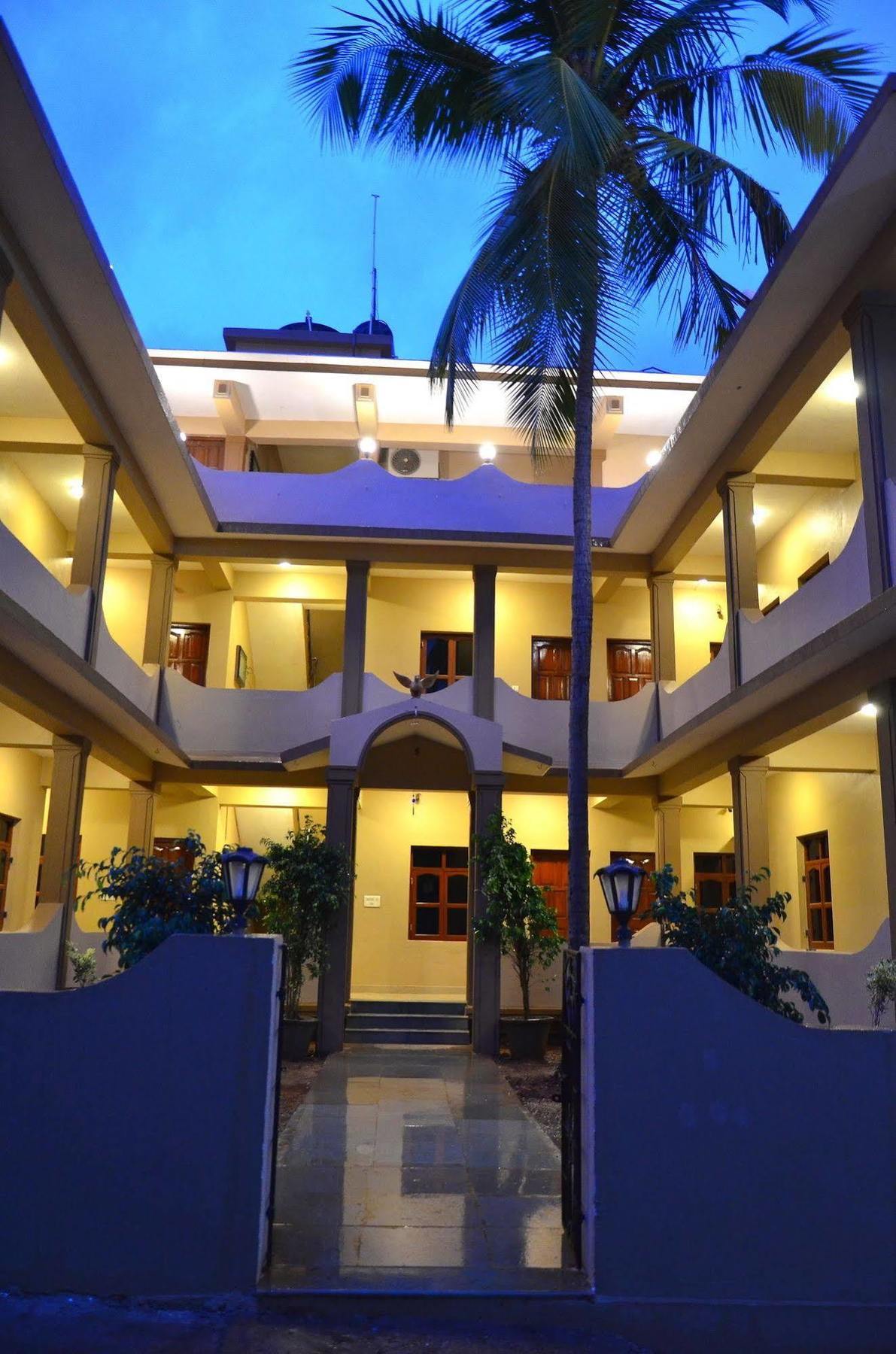 Garima Of Mandrem Hotel Екстериор снимка
